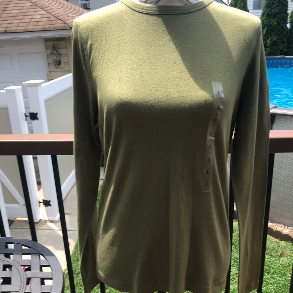 NWT SUTTON STUDIO OLIVE COLORED LONG SLEEVE TOP
